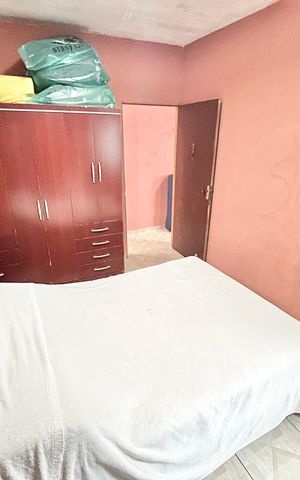 Casa à venda com 240m², 4 quartos e 6 vagasQuarto - 2 Suíte