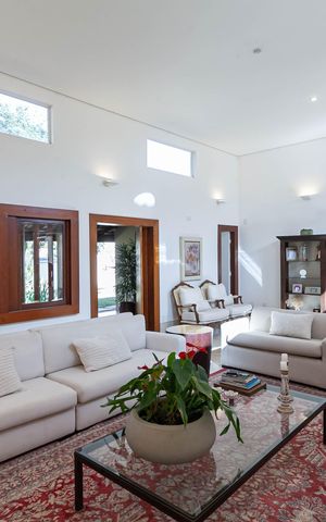 Casa à venda com 1832m², 4 quartos e 6 vagas Casa à venda com 1832m², 4 quartos e 6 vagasSala 1