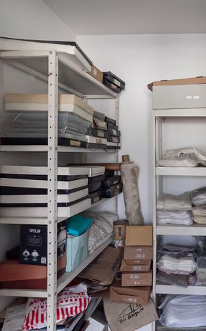 Casa à venda com 1832m², 4 quartos e 6 vagas Casa à venda com 1832m², 4 quartos e 6 vagasQuarto de serviço