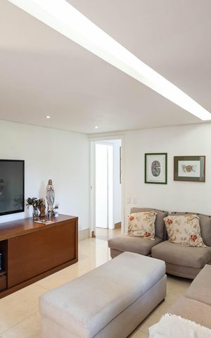 Casa à venda com 1832m², 4 quartos e 6 vagas Casa à venda com 1832m², 4 quartos e 6 vagasSala 2