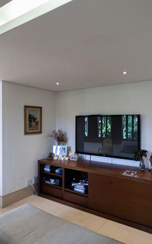 Casa à venda com 1832m², 4 quartos e 6 vagas Casa à venda com 1832m², 4 quartos e 6 vagasSala 2