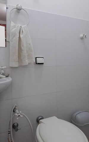 Casa à venda com 1832m², 4 quartos e 6 vagas Casa à venda com 1832m², 4 quartos e 6 vagasBanheiro de serviço