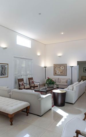 Casa à venda com 1832m², 4 quartos e 6 vagas Casa à venda com 1832m², 4 quartos e 6 vagasSala 1