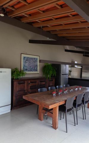 Casa à venda com 1832m², 4 quartos e 6 vagas Casa à venda com 1832m², 4 quartos e 6 vagasÁrea gourmet