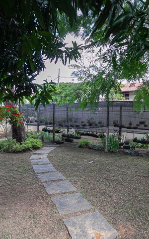 Casa à venda com 1832m², 4 quartos e 6 vagas Casa à venda com 1832m², 4 quartos e 6 vagasQuintal