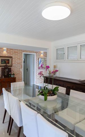 Casa à venda com 1832m², 4 quartos e 6 vagas Casa à venda com 1832m², 4 quartos e 6 vagasSala de jantar