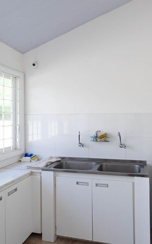 Casa à venda com 1832m², 4 quartos e 6 vagas Casa à venda com 1832m², 4 quartos e 6 vagasÁrea de serviço