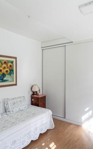 Casa à venda com 1832m², 4 quartos e 6 vagas Casa à venda com 1832m², 4 quartos e 6 vagasQuarto 1