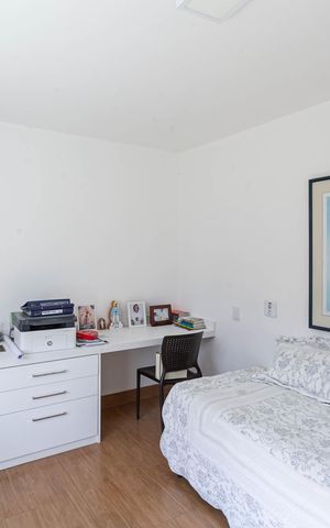 Casa à venda com 1832m², 4 quartos e 6 vagas Casa à venda com 1832m², 4 quartos e 6 vagasQuarto 2