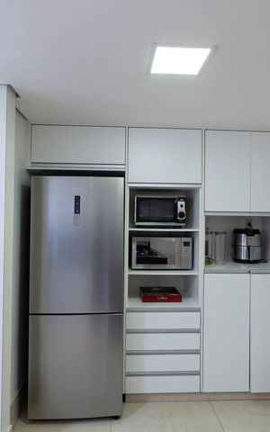Casa à venda com 1832m², 4 quartos e 6 vagas Casa à venda com 1832m², 4 quartos e 6 vagasCozinha