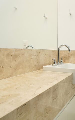 Apartamento para alugar com 75m², 2 quartos e 2 vagas Apartamento para alugar com 75m², 2 quartos e 2 vagasBanheiro da Suíte 1