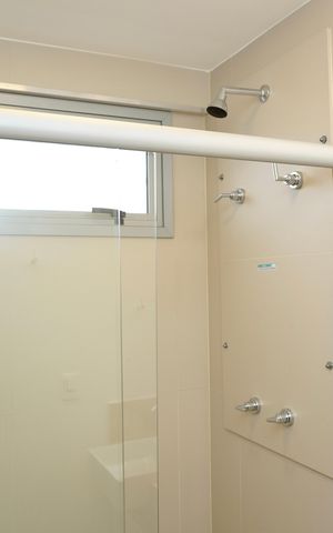 Apartamento para alugar com 75m², 2 quartos e 2 vagas Apartamento para alugar com 75m², 2 quartos e 2 vagasBanheiro da Suíte 1