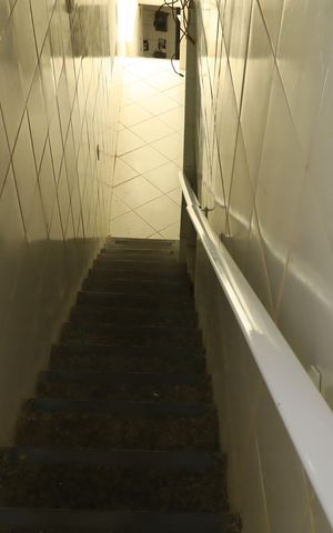 Casa de condomínio para alugar com 65m², 2 quartos e 1 vagaEscada