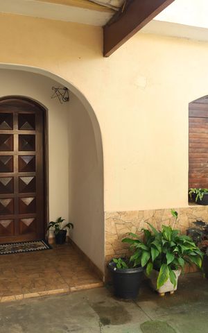 Casa à venda com 320m², 2 quartos e 3 vagasCasa 1 - Varanda