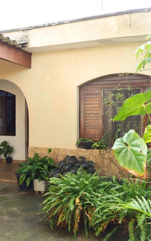 Casa à venda com 320m², 2 quartos e 3 vagasCasa 1 - Garagem