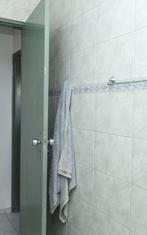 Casa à venda com 320m², 2 quartos e 3 vagasCasa 2 - Banheiro 1