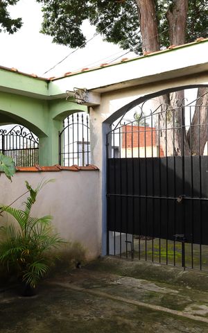 Casa à venda com 320m², 2 quartos e 3 vagasCasa 1 - Garagem