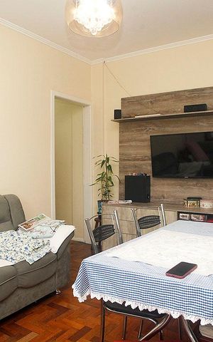 Apartamento à venda com 80m², 2 quartos e sem vagaSala