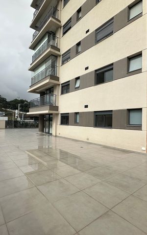 Apartamento para alugar com 346m², 3 quartos e 3 vagasVaranda