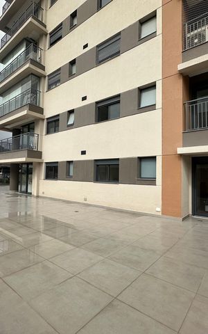 Apartamento para alugar com 346m², 3 quartos e 3 vagasVaranda