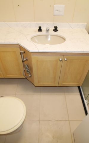 Apartamento à venda com 124m², 3 quartos e 3 vagasQuarto 1 - Banheiro