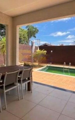Casa de condomínio à venda com 253m², 3 quartos e 2 vagas