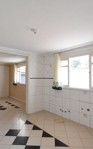 Casa à venda com 432m², 3 quartos e 5 vagasCozinha 
