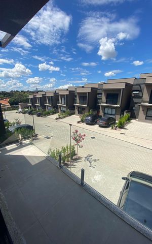 Casa de condomínio à venda com 141m², 3 quartos e 2 vagas