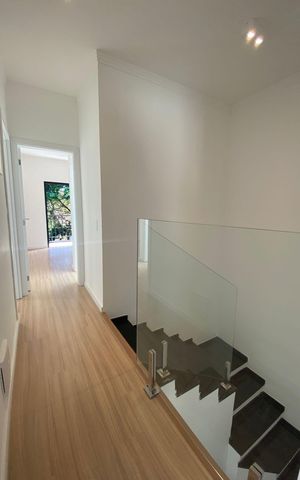 Casa de condomínio à venda com 141m², 3 quartos e 2 vagas