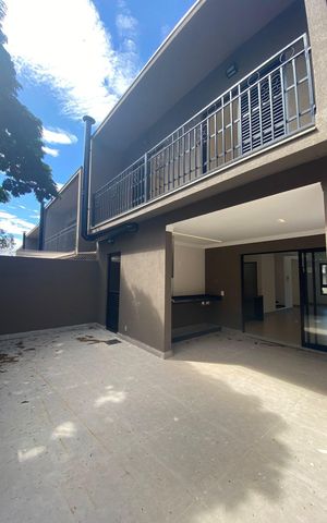 Casa de condomínio à venda com 141m², 3 quartos e 2 vagas