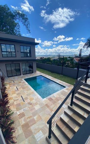 Casa de condomínio à venda com 141m², 3 quartos e 2 vagas
