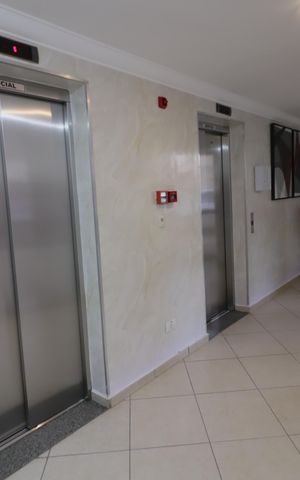 Apartamento para alugar com 54m², 2 quartos e 1 vagaÁrea comum - Hall de entrada