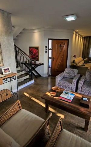 Casa de condomínio à venda com 265m², 3 quartos e 4 vagas