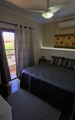 Casa de condomínio à venda com 265m², 3 quartos e 4 vagas