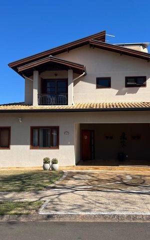 Casa de condomínio à venda com 265m², 3 quartos e 4 vagas