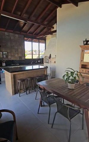 Casa de condomínio à venda com 265m², 3 quartos e 4 vagas