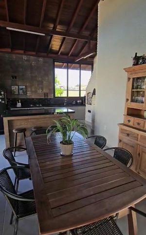 Casa de condomínio à venda com 265m², 3 quartos e 4 vagas