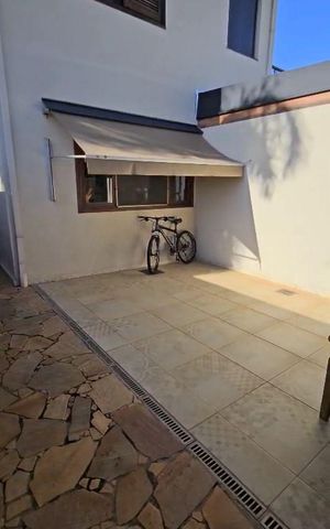 Casa de condomínio à venda com 265m², 3 quartos e 4 vagas