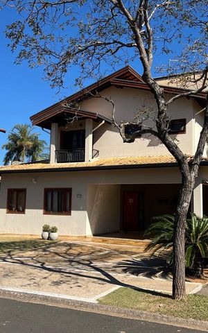 Casa de condomínio à venda com 265m², 3 quartos e 4 vagas