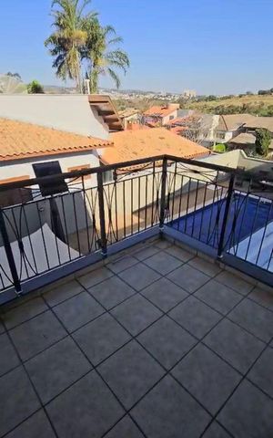Casa de condomínio à venda com 265m², 3 quartos e 4 vagas