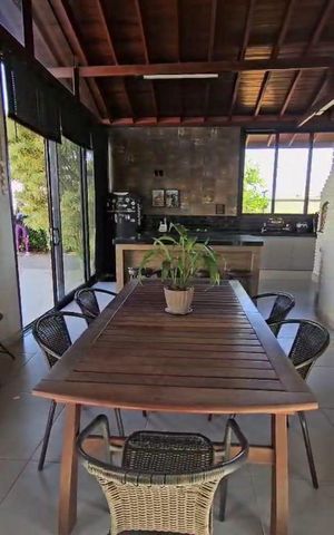 Casa de condomínio à venda com 265m², 3 quartos e 4 vagas