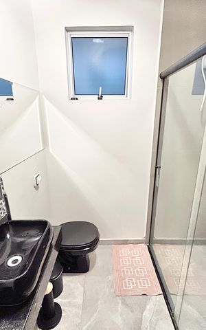 Casa à venda com 70m², 2 quartos e sem vaga Casa à venda com 70m², 2 quartos e sem vagaBanheiro