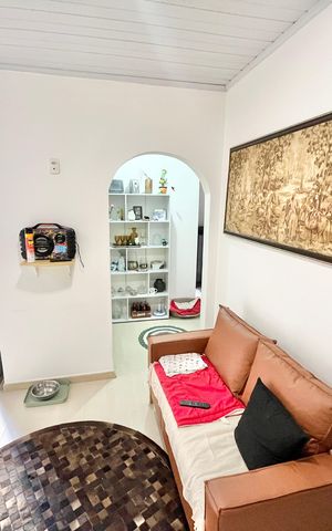 Casa à venda com 70m², 2 quartos e sem vaga Casa à venda com 70m², 2 quartos e sem vagaSala