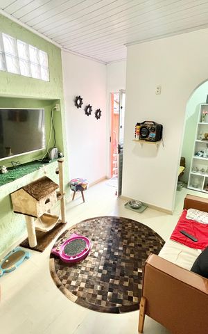 Casa à venda com 70m², 2 quartos e sem vaga Casa à venda com 70m², 2 quartos e sem vagaSala