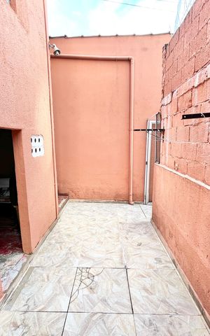 Casa à venda com 70m², 2 quartos e sem vaga Casa à venda com 70m², 2 quartos e sem vagaQuintal