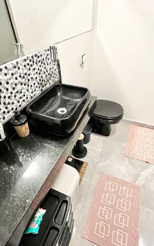 Casa à venda com 70m², 2 quartos e sem vaga Casa à venda com 70m², 2 quartos e sem vagaBanheiro