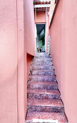 Casa à venda com 70m², 2 quartos e sem vaga Casa à venda com 70m², 2 quartos e sem vagaEntrada