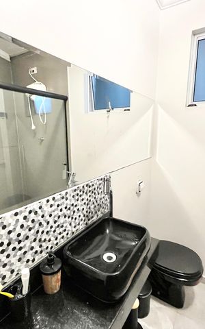 Casa à venda com 70m², 2 quartos e sem vaga Casa à venda com 70m², 2 quartos e sem vagaBanheiro