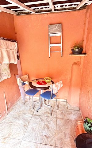 Casa à venda com 70m², 2 quartos e sem vaga Casa à venda com 70m², 2 quartos e sem vagaQuintal
