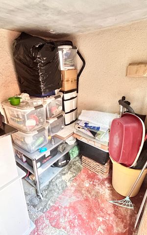Casa à venda com 70m², 2 quartos e sem vaga Casa à venda com 70m², 2 quartos e sem vagaDespensa